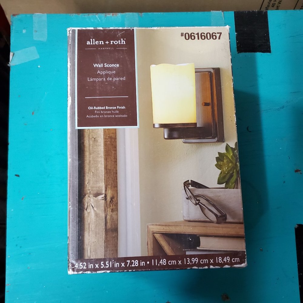 NIB: Wall Sconce